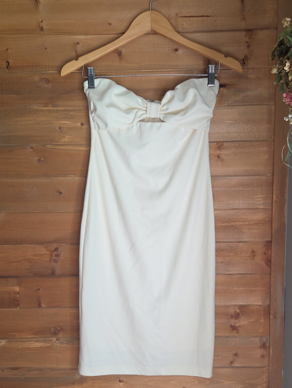 Forever 21 Strapless Cream Bow-Front Sheath Dress